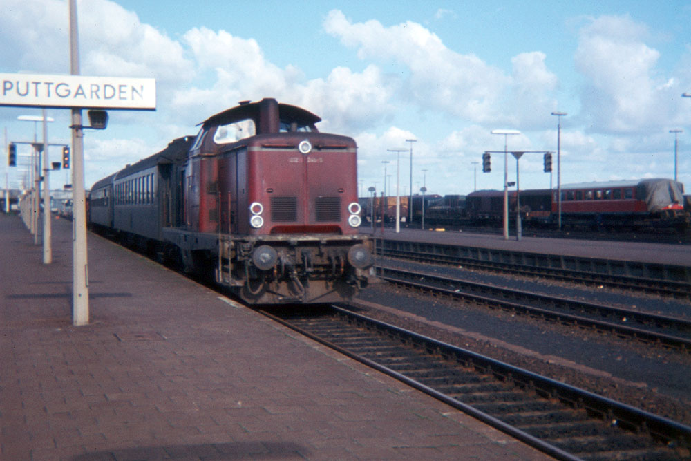 https://www.eisenbahnfotograf.de/datei/September 1972/1940107 DB 212245 Puttgarden 1.9.72.jpg